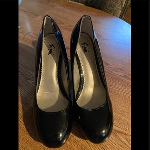 Fioni black heels